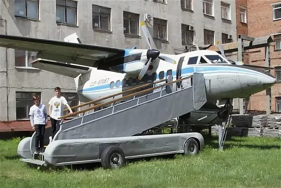 Омский авиационный колледж имени н.е Жуковского. Омский авиационный колледж имени н.е. Жуковского внутри. Омский авиационный колледж на космосе. Сайт омского авиационного колледжа