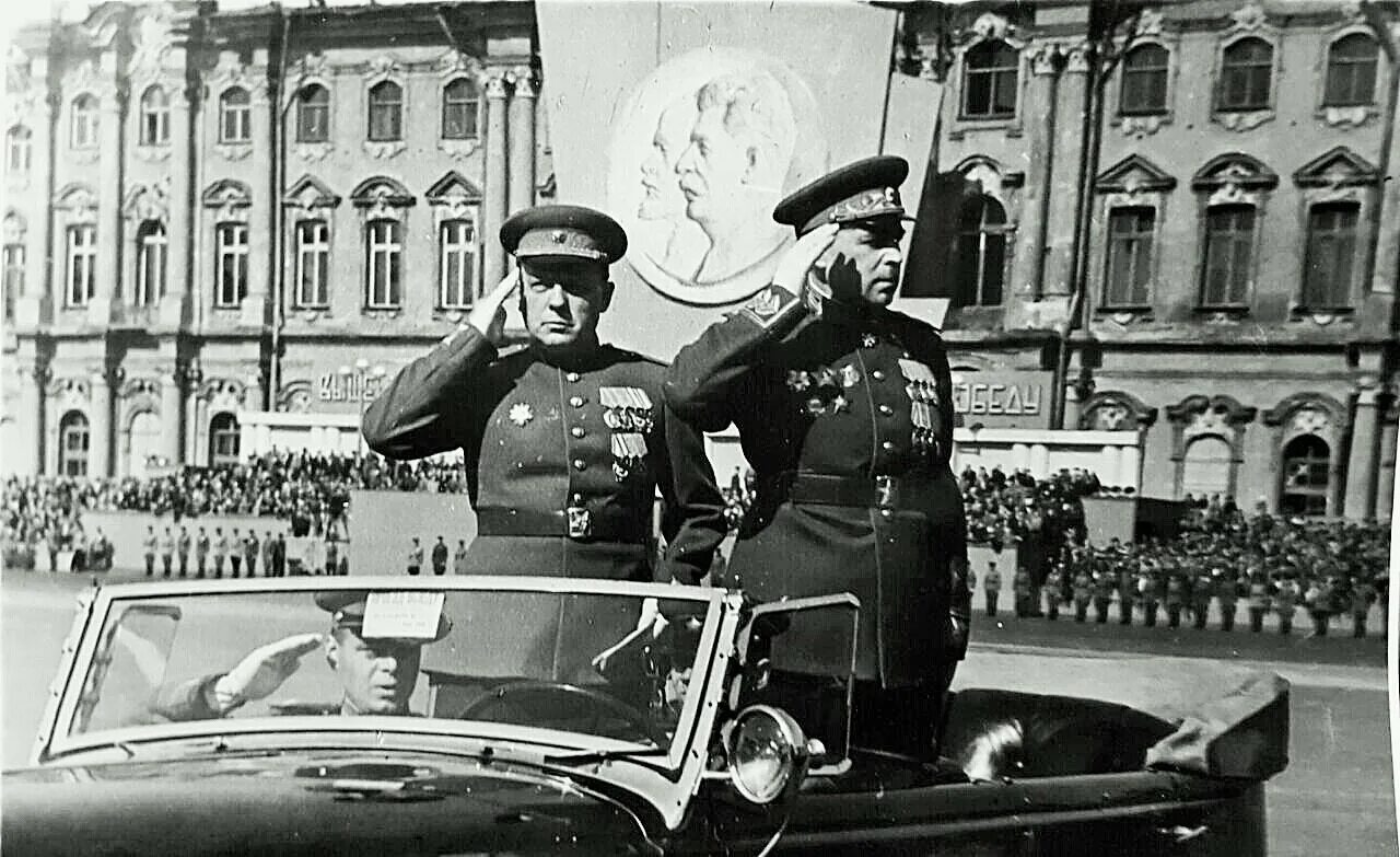 Маршал парад. Ленинградский парад победы 1945. говоров маршал парад победы. говоров на параде победы 1945.