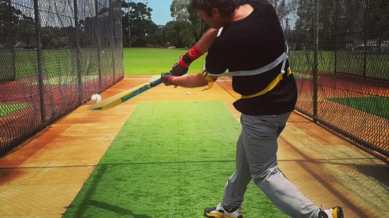 Разминка бита. Дриблинг в баскетболе упражнения. Разминка бита. Девушка на пробежке. Бёрпи с отжиманиями.