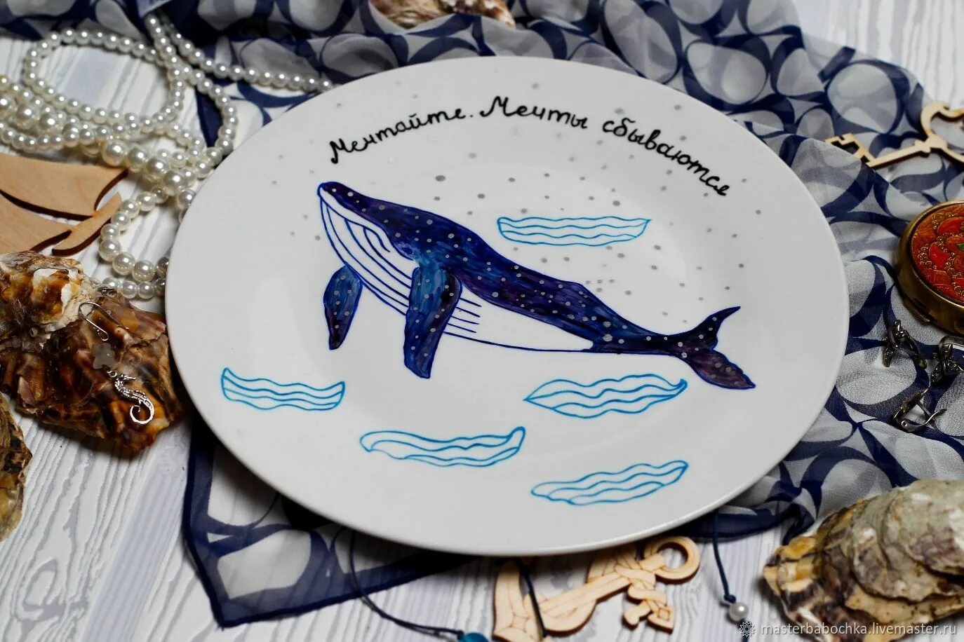 Тарелка кит. Картина касатка. Посуда с китом. Тарелка кит. Керамическая тарелка кит.