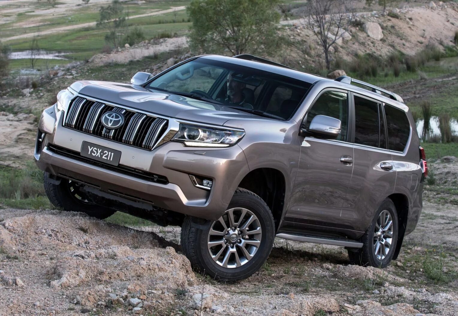 Фото нового ленд крузер прадо. Тойота ленд Крузер Прадо 2018. Toyota Land Cruiser Prado 2017. Тойота ленд Крузер Прадо 2017. Toyota Land Cruiser Prado 2021.