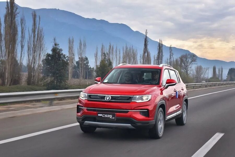 Changan cs35 plus. Китайский кроссовер чанган cs35. Changan cs35 plus. Чанган 35 плюс. Changan cs35 plus кроссовер.