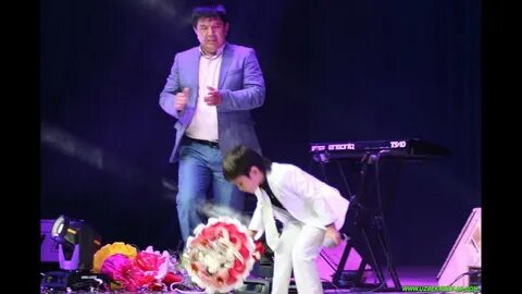 Узбек поет
