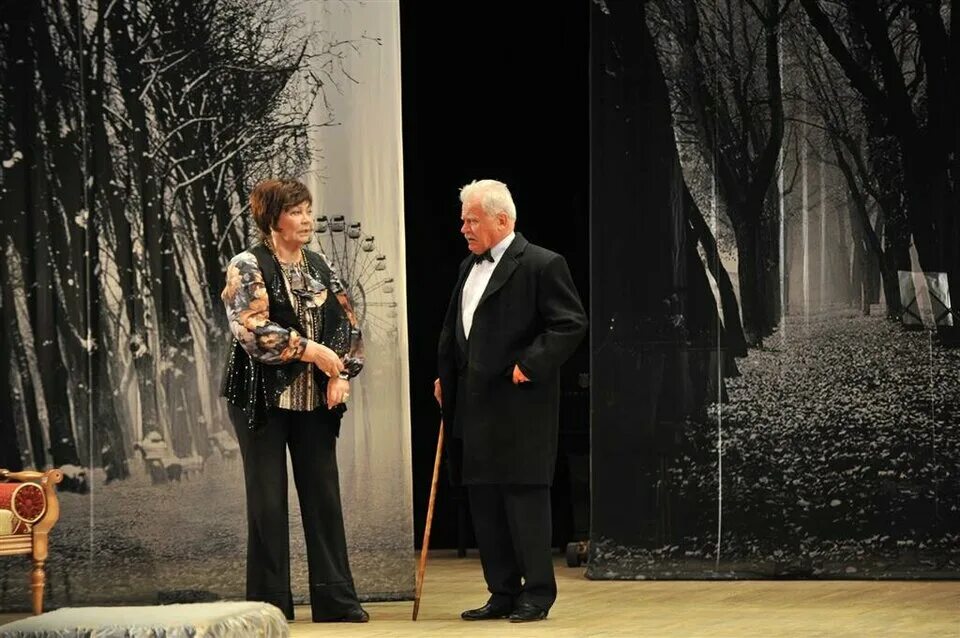 Спектакль аккомпаниатор рязанова никоненко. Театр п/р армена джигарханяна. Аккомпаниатор спектакль краснодар. Аккомпаниатор джигарханяна. Аккомпаниатор.