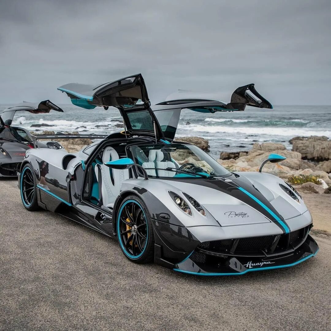 Паганини машина. Пагани Уайра. Ламборджини Huayra Pagani. Спорткар Pagani Huayra. Машина Пагани Хуайра.