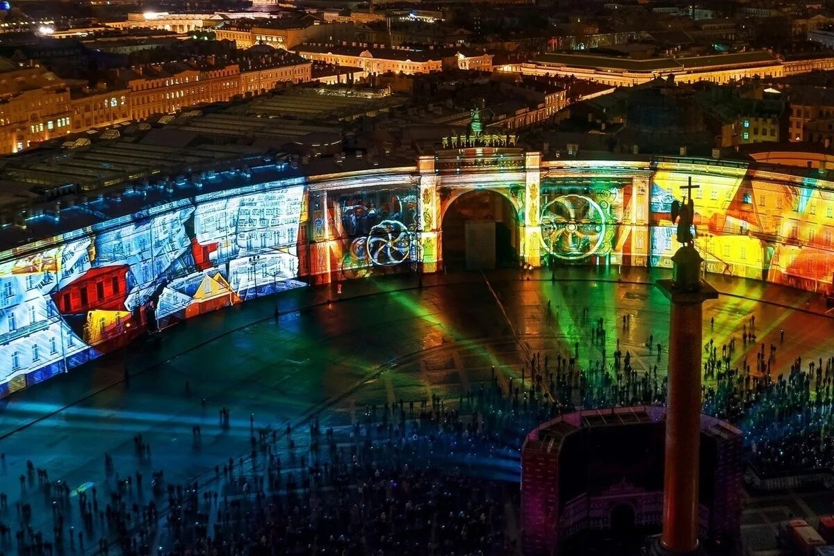 Световое шоу в спб на дворцовой площади. Световое шоу в спб 2022. Ансамбль дворцовой площади. Световое шоу в спб на дворцовой площади. Дворцовая площадь мэппинг.