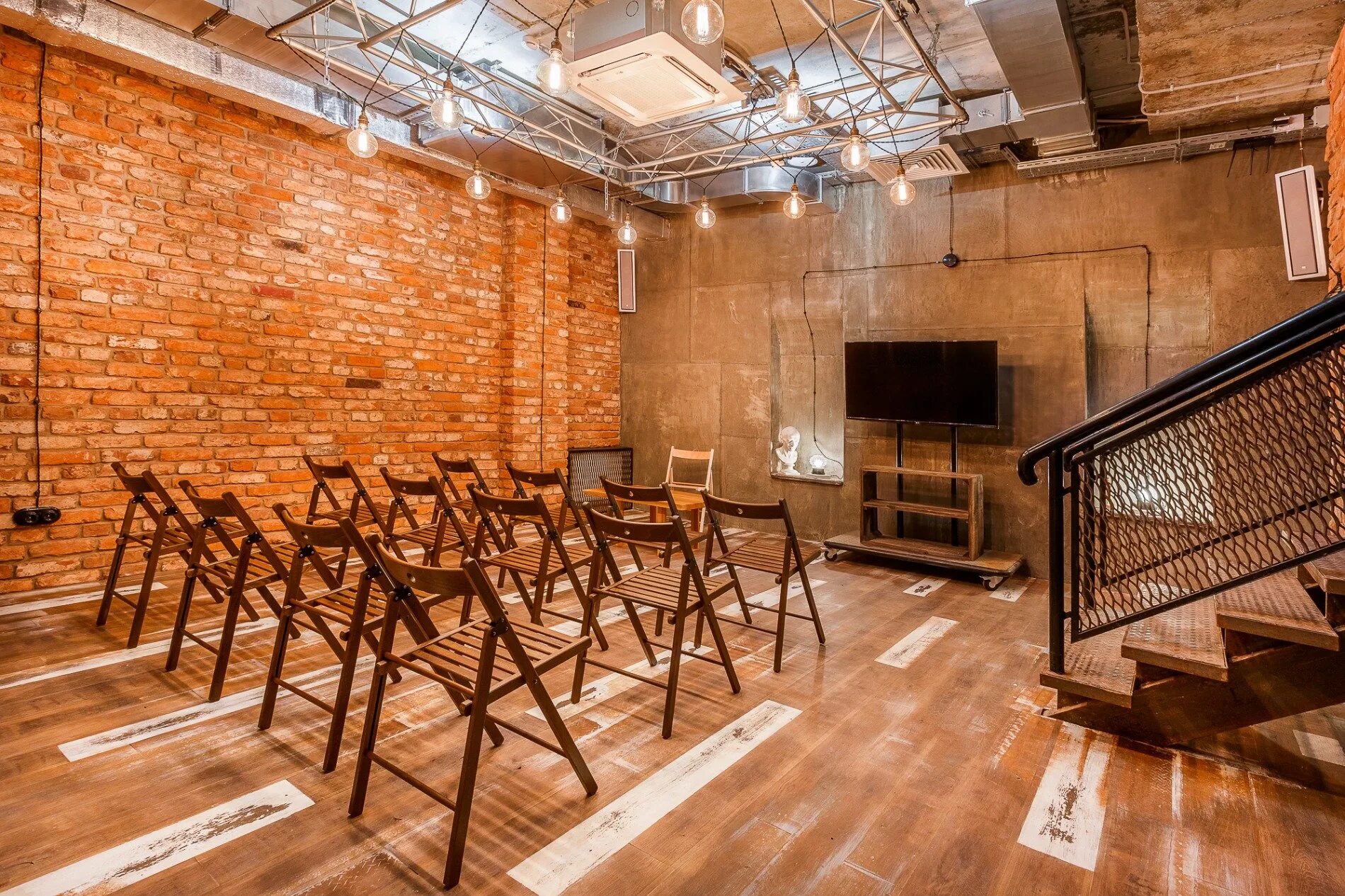 арт loft. лофт "art couture" на алексеевской. лофт арт кутюр проспект мира. фотостудия на нартова 2. Just loft сокол.