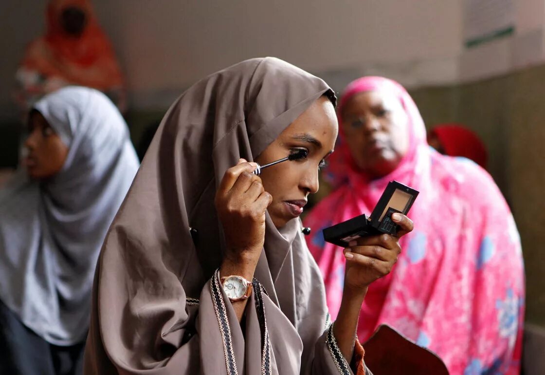 Мусульманский пост трапеза. Пост мусульман рамадан. Мусульманский пост 7. Пост мусульман рамадан. Пост в исламе.