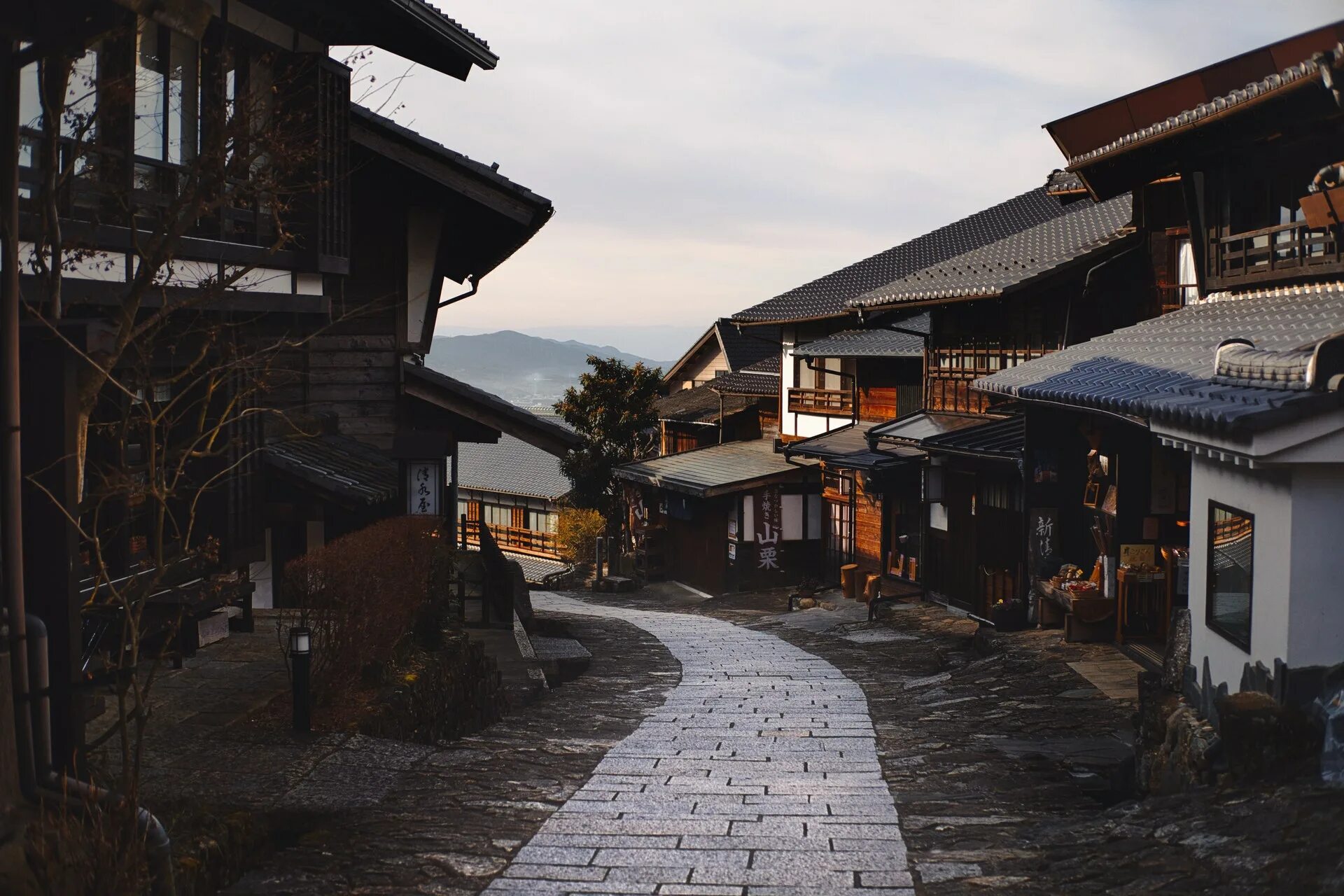 Japanese village. Японская деревня Киото. Сугисава японская деревня. Япония Эстетика деревня деревня. Японская Рыбацкая деревня.