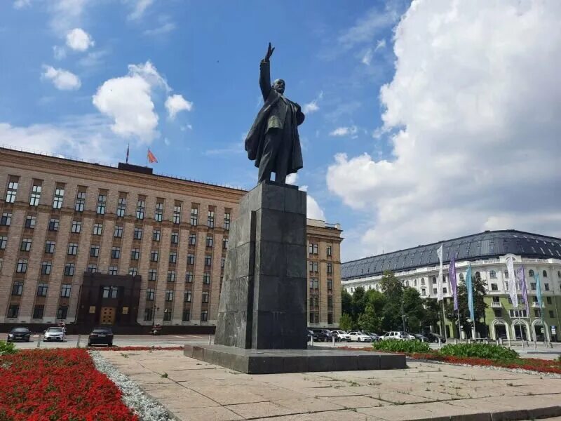 Площадь ленина 1а. Памятник ленину воронеж. памятник владимиру ильичу ленину октябрьский. памятник владимиру ильичу ленину, красноярск. площадь имени владимира ильича ленина благовещенск.