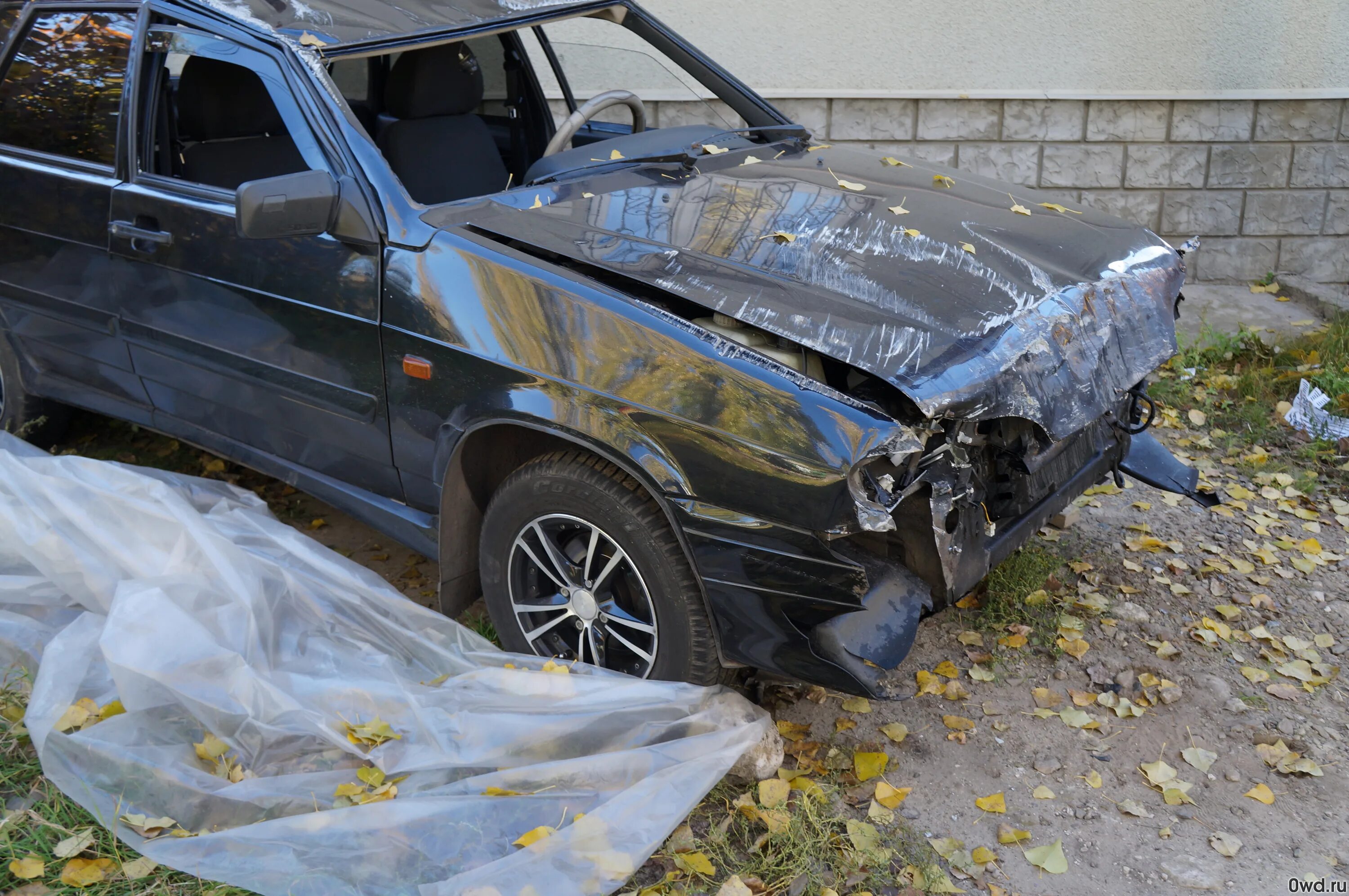 Аварийный автомобиль. Дастер 2008. Ваз 2115 черная битая. Ваз 2114 битая. Ваз 2115 битая.