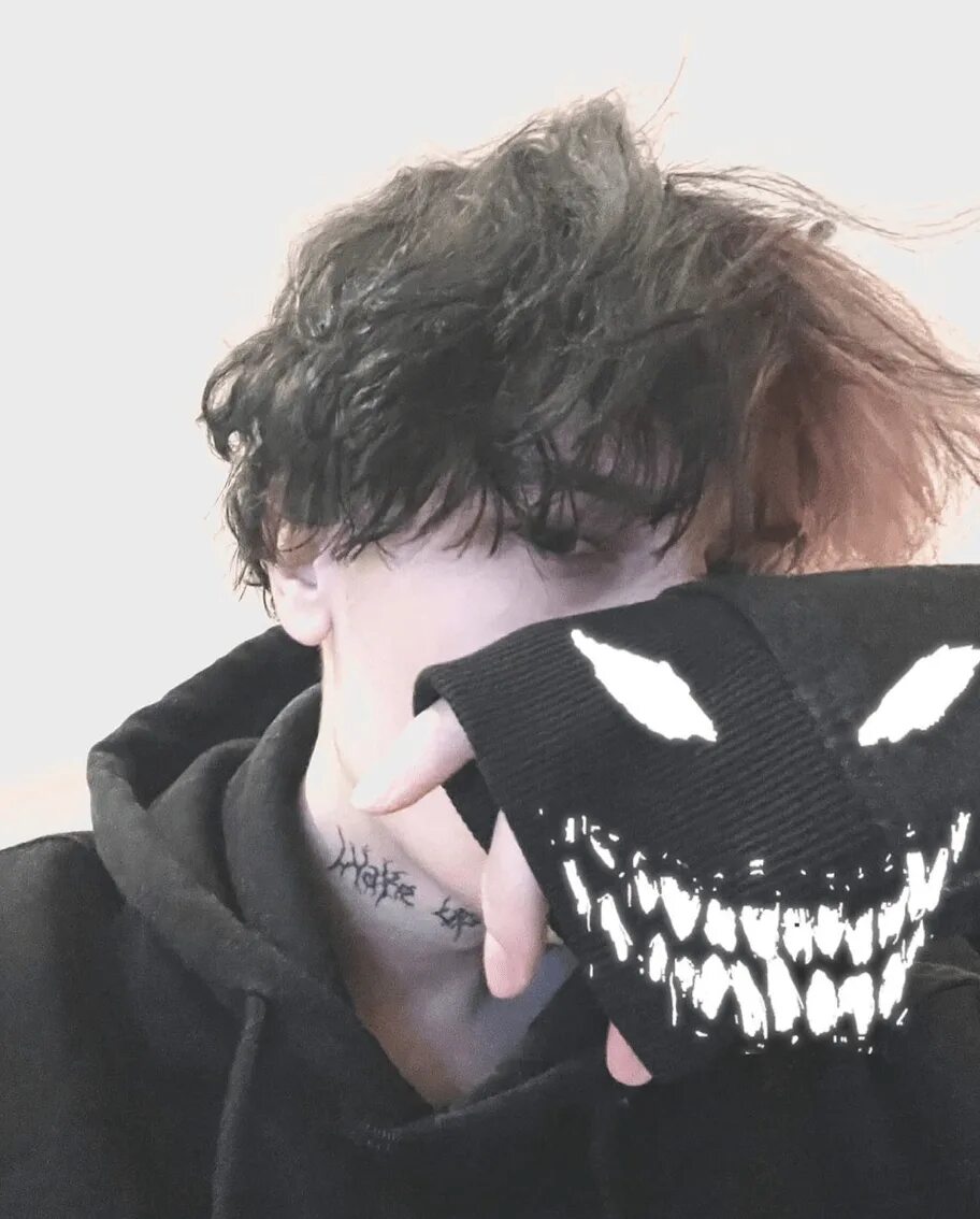 Zxcursed блоггер. Курсед zxcursed. zxcursed лицо. zxcursed прическа. zxcursed одежда.