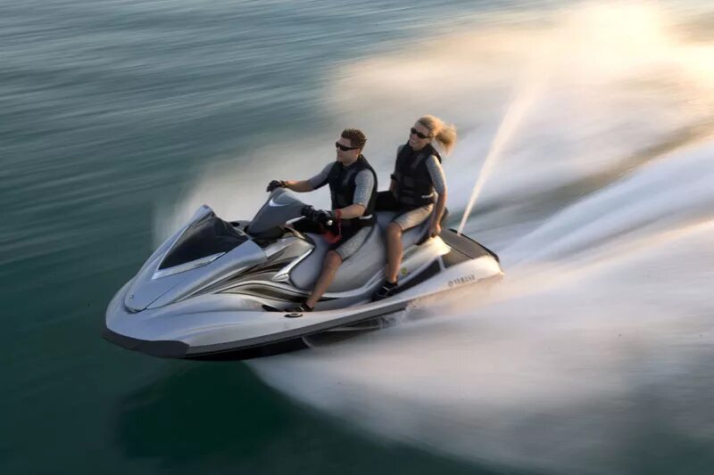 Прокат водных. Гидроцикл Jet Ski 200. Аквабайк Ямаха. Гидроцикл Yamaha FZS. Гидроцикл Ямаха 1600.