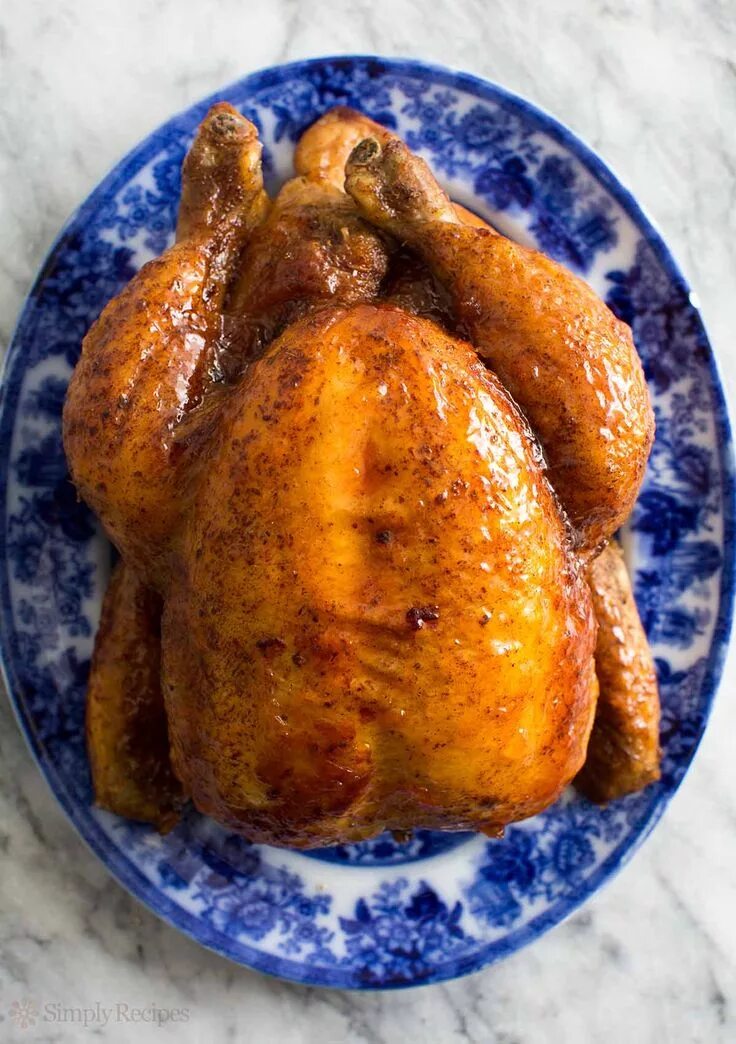 Курочка с корочкой рецепт. Курица в духовке. Курица запеченная в духовке. Курица запеченная целиком. Жареная курица в духовке.