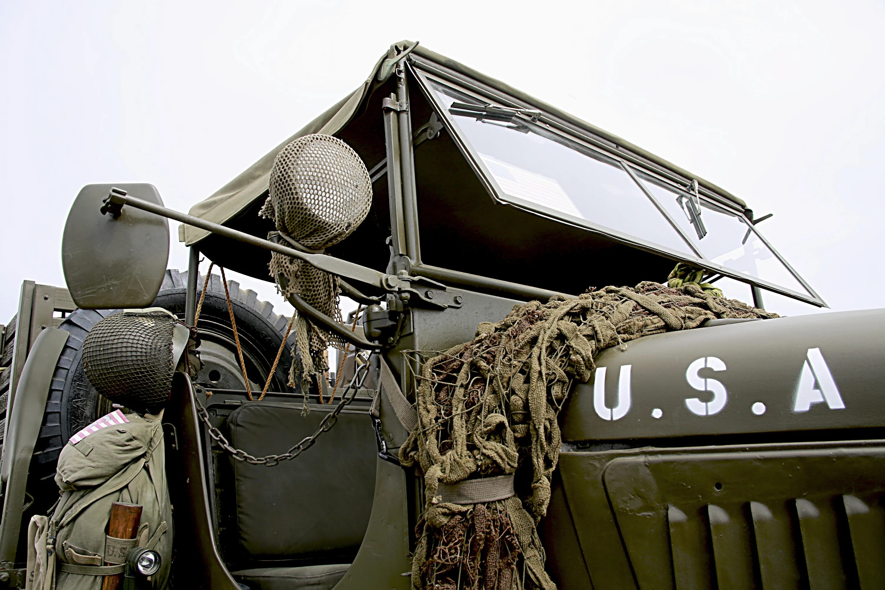 Где груз военных. Военный груз. Army vehicle Polska. Армейский внедорожник «Скорпион». Военные грузоперевозки армии США.