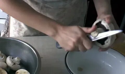 Шампиньоны надо мыть перед готовкой