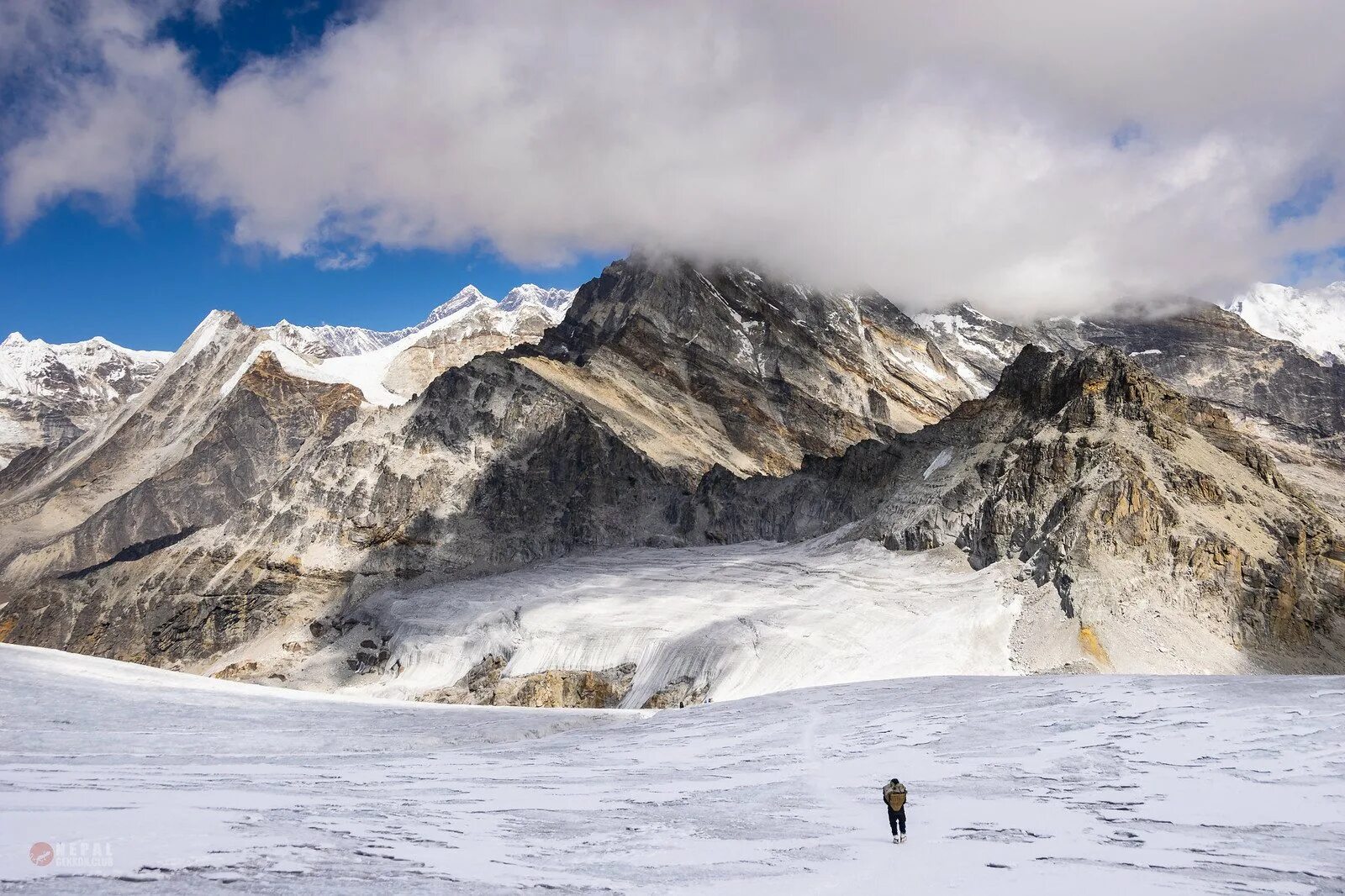 Предан гора. Горы кавказа эверест пик горы. Предан гора. Кисловодск вид на эльбрус. Предан гора.