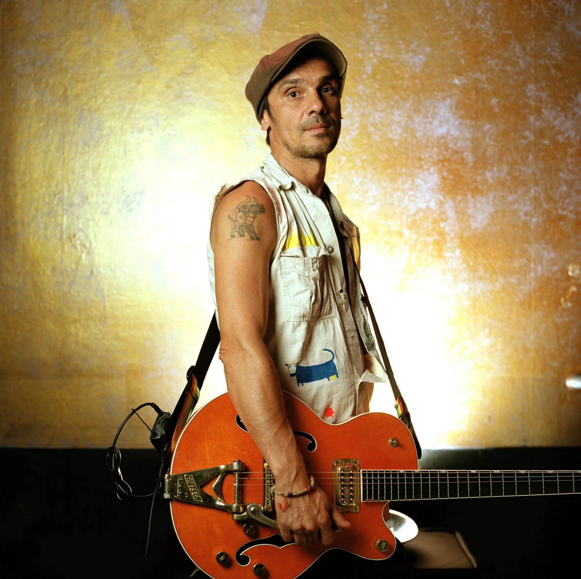 Ману чао бонго бонго. Manu chao. ману чао группа. ману чао фото. ману чао французский музыкант.