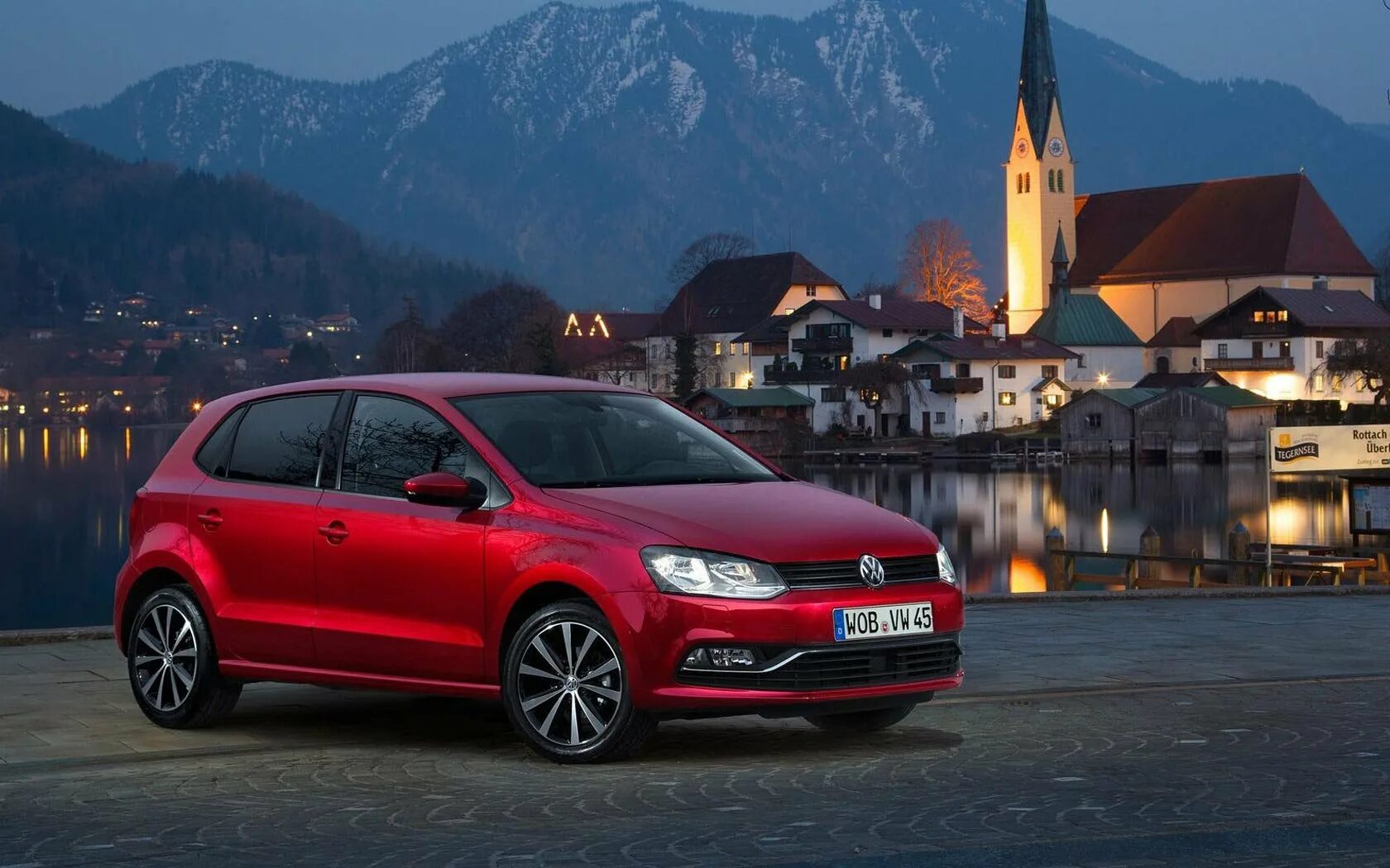 Volkswagen hatchback. Фольксваген Polo. Фольксваген поло 5 поколение. VW Polo хэтчбек. Volkswagen Polo 2013 Hatchback.