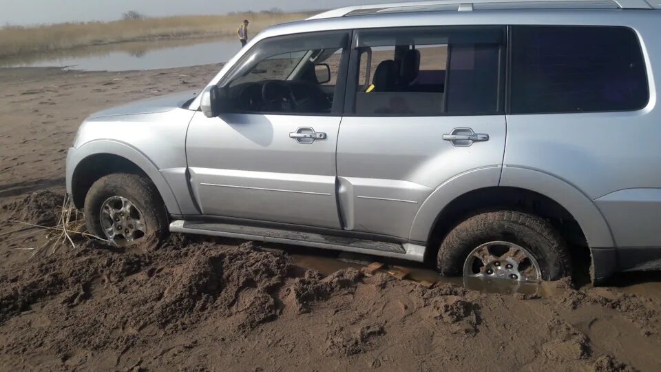 Полный привод паджеро 4. Mitsubishi Pajero 4 полный привод. Митсубиси Паджеро 2006 полный привод. Паджеро 1 полный привод. Митсубиси Паджеро 4 3.0 бензин полный привод.