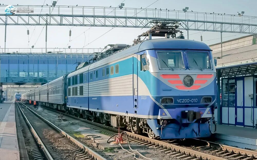 Чс 10. Электровоз чс 9. Чс200 пантограф. Чс7 депо ильича. Электровоз чс200 002.