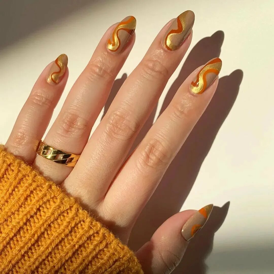 Дизайн ногтей осень 2023 год. Ногти тренд. Осенние тренды маникюра. Ногти осень 2021. Осенний маникюр на длинные квадратные ногти.