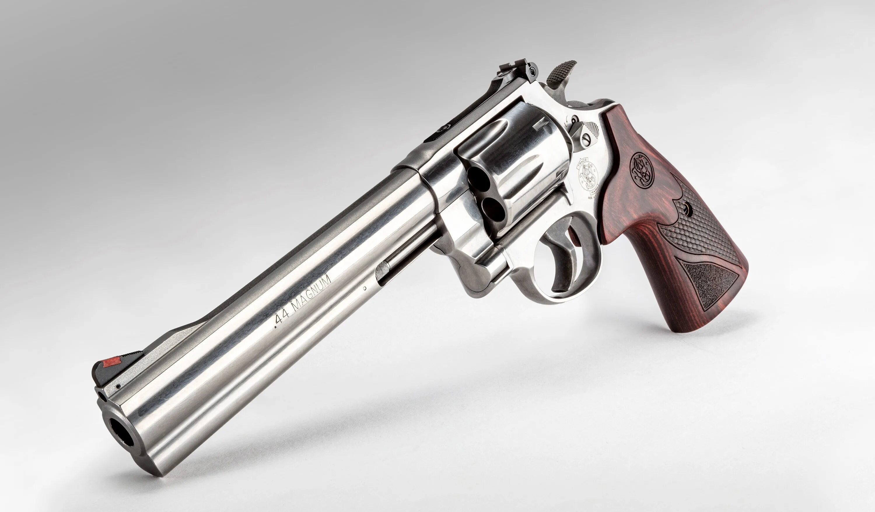 Магнум 9.8. Smith and Wesson model 629 Deluxe. Smith Wesson 44 Magnum. Smith & Wesson model 629. Model 629 Deluxe 44 Magnum.