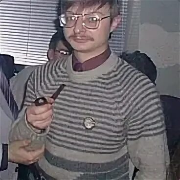 Ботан в очках. Ботан. Образ ботана. Девочка очкарик. Очкастый программист.