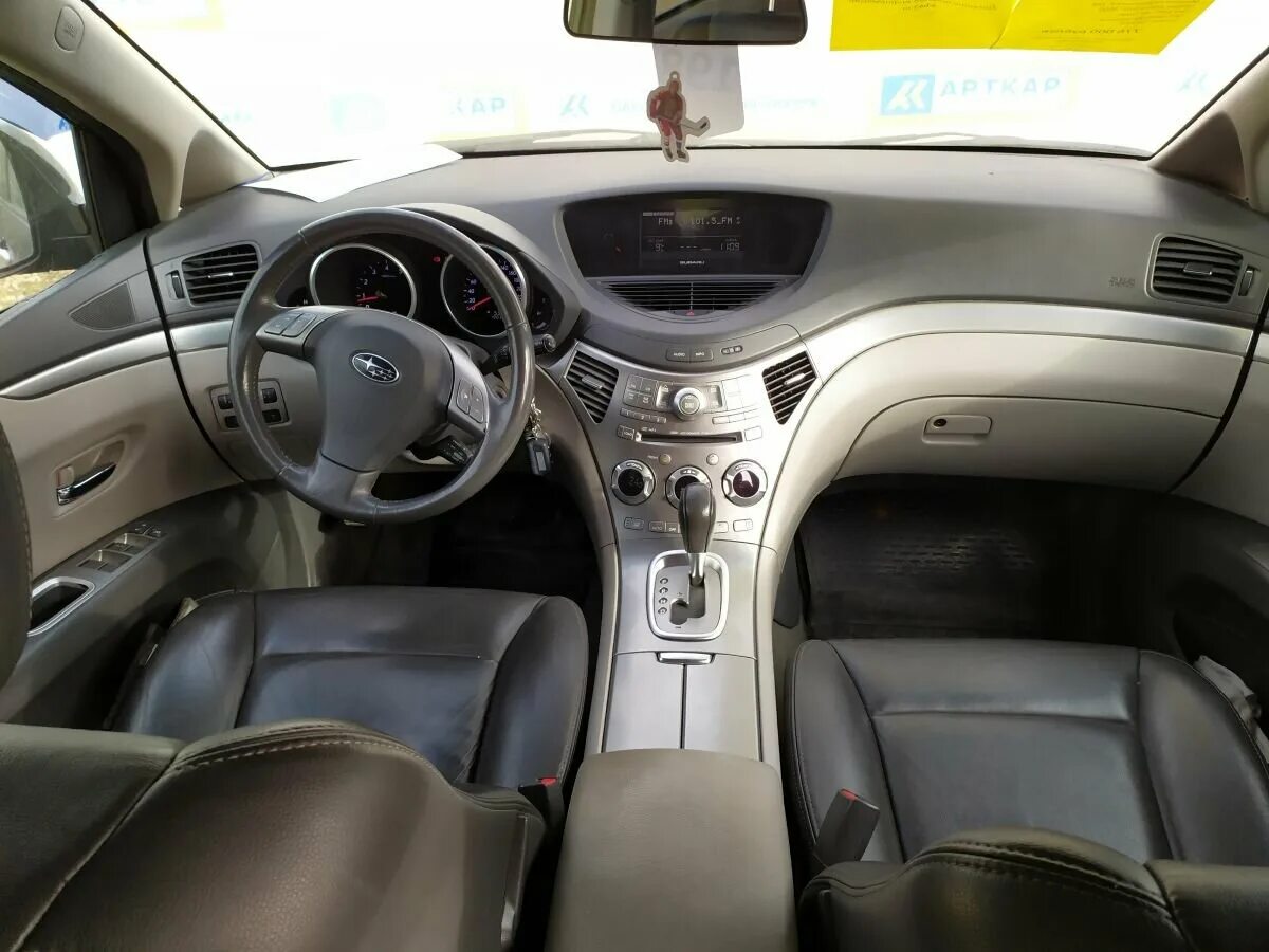 Subaru tribeca 3. Субару трибека 2005 салон. Subaru tribeca b9 салон. Субару трибека салон. Салон субару трибека.