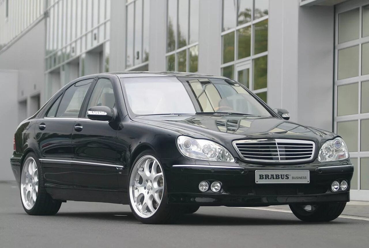 Mercedes-Benz w220. Мерседес Бенц w220. Mercedes Benz s class w220. Мерседес s класс 220 Брабус.