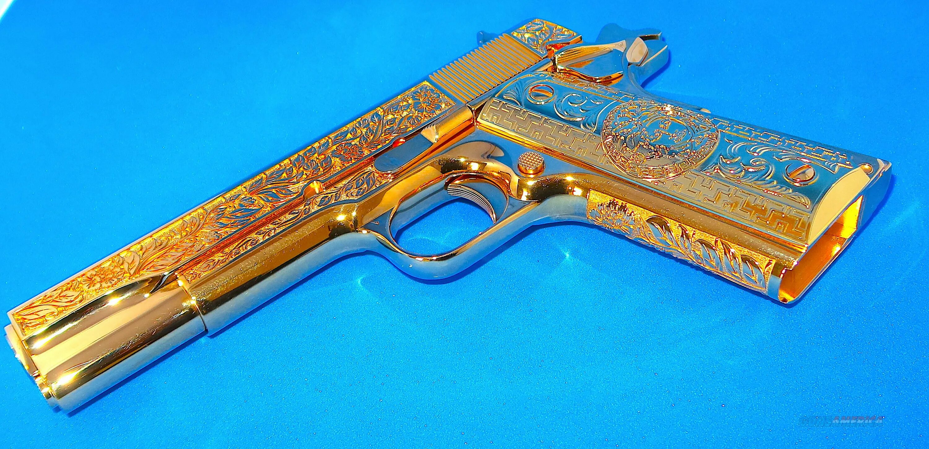 Colt 1911 Versace. Голд кап