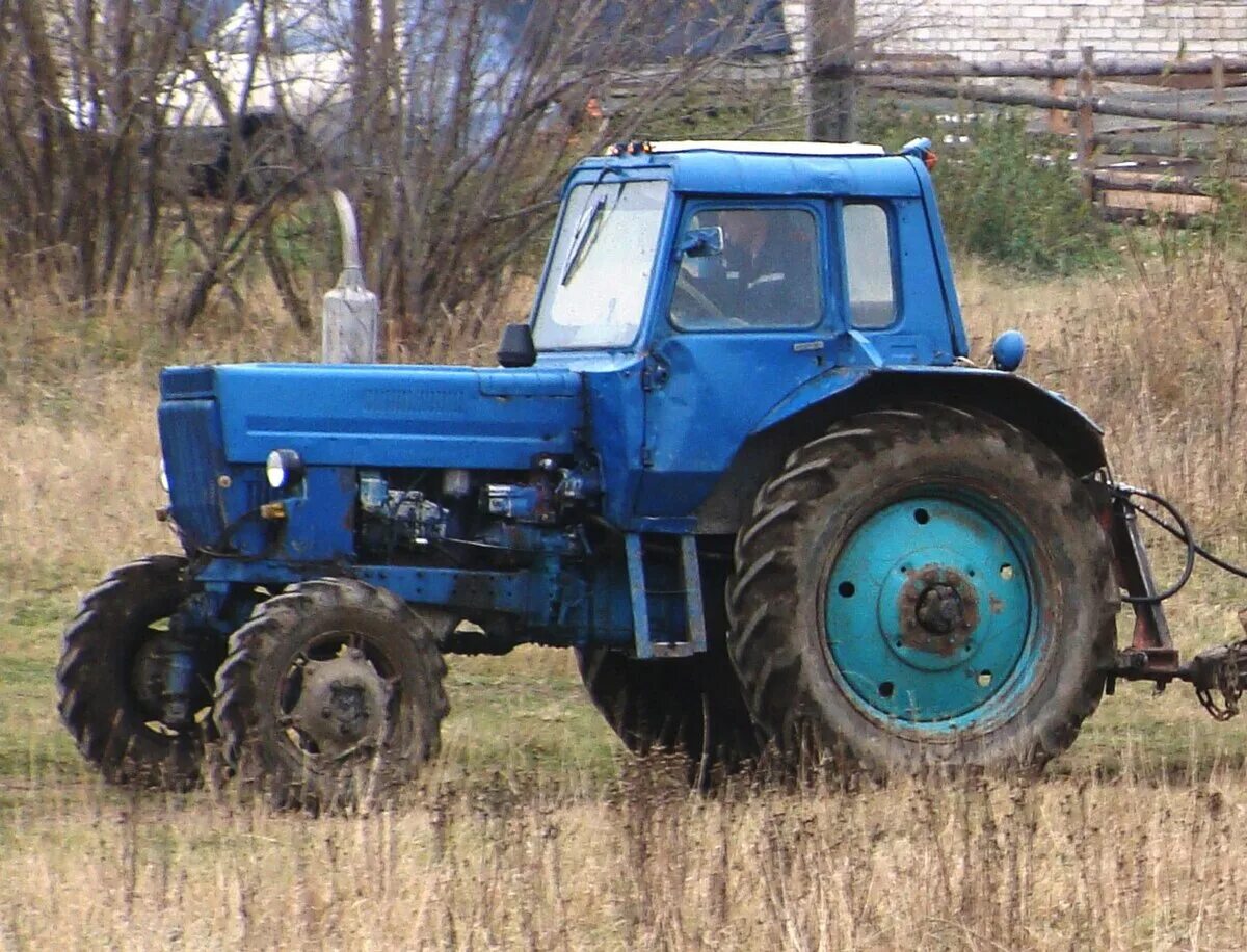 Мтз 82 республика алтай. Трактор MTZ 82 МТЗ 80. МТЗ 80 И МТЗ 82. МТЗ-82 трактор ранний. МТЗ 80 82 50.