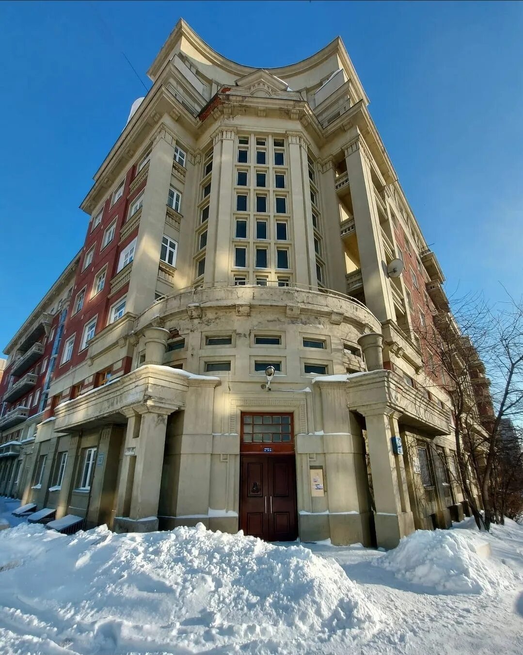 Дом новосибирск. Стоквартирный дом Новосибирск.