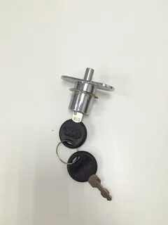 Замок багажника с ключом