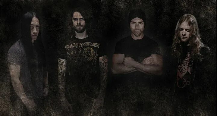 Футболки new blood. Футболка красного кровавого цвета. Mp3. Футболки bono u2. Under bloods.