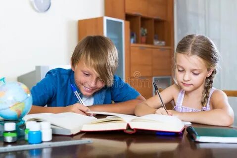 My little sister do homework