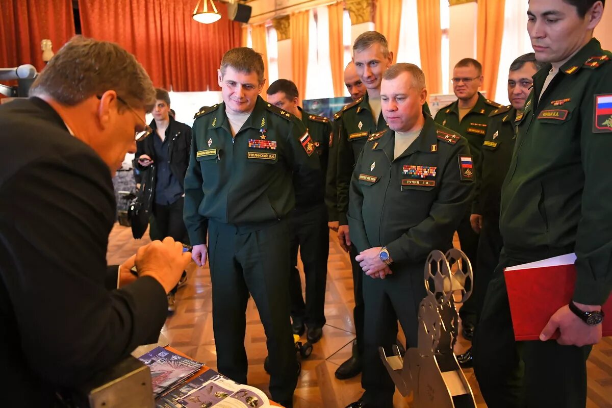 Теплинский последние новости. Генерал-лейтенант Теплинский в ЦВО. Теплинский ЦВО генерал.