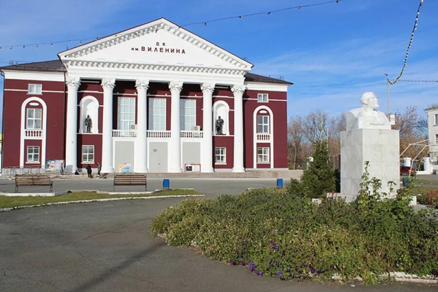 Поселок Красногорский Челябинская область. ДК Ленина Красногорский Челябинская область. Еманжелинский район поселок Красногорский. Красногорский. Еманжелинского. Челябинской.