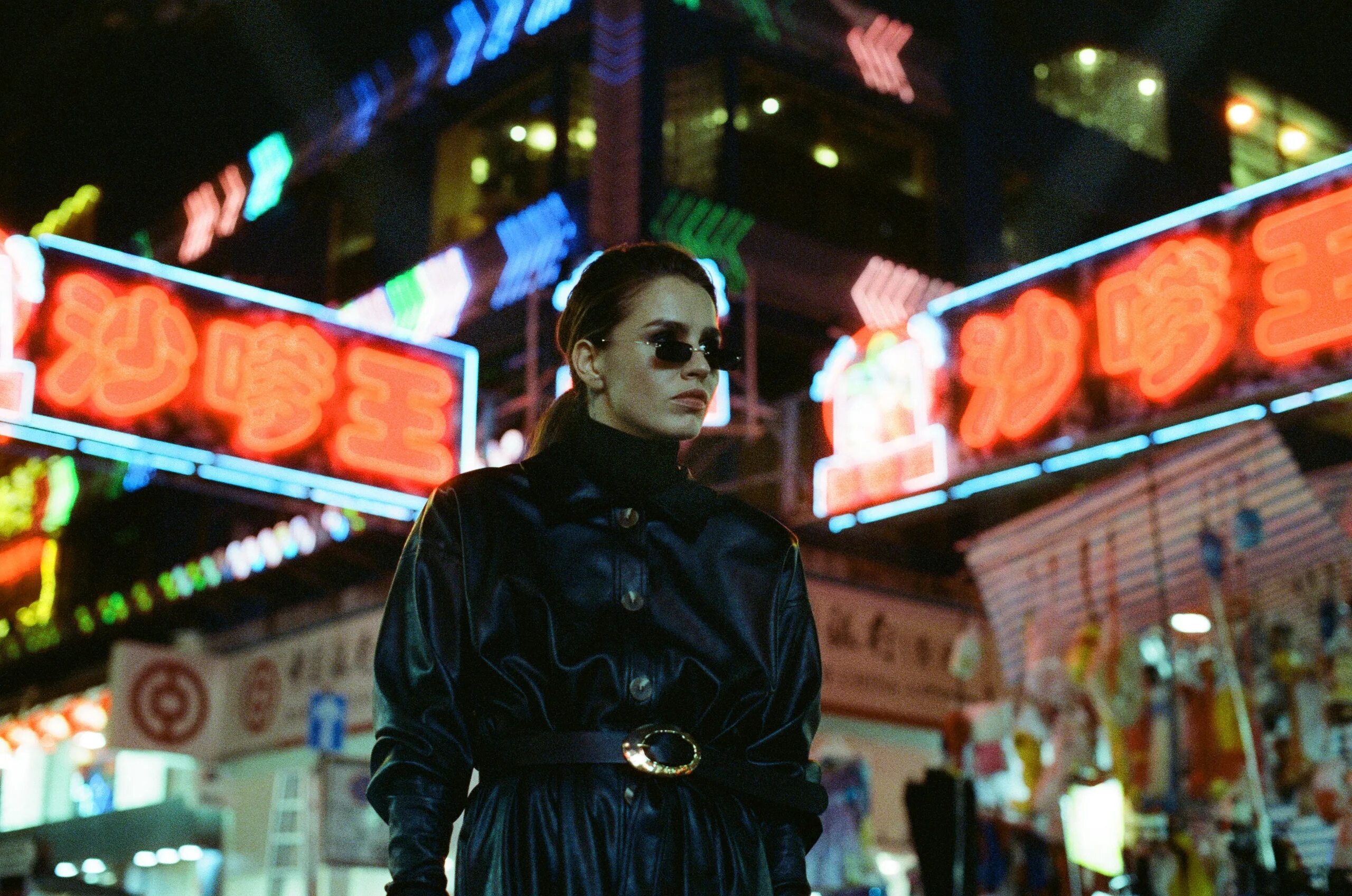 Zivert life обложка. Зиверт клипы. Зиверт обложка альбома. Зиверт клип life. Зиверт.