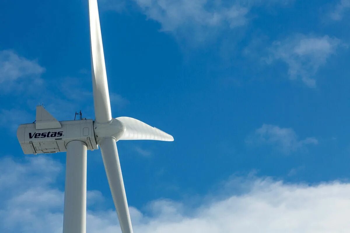 Ветрогенератор vestas. Vestas v164. Vestas wind systems. Vestas картинка. Самый мощный ветрогенератор в мире.