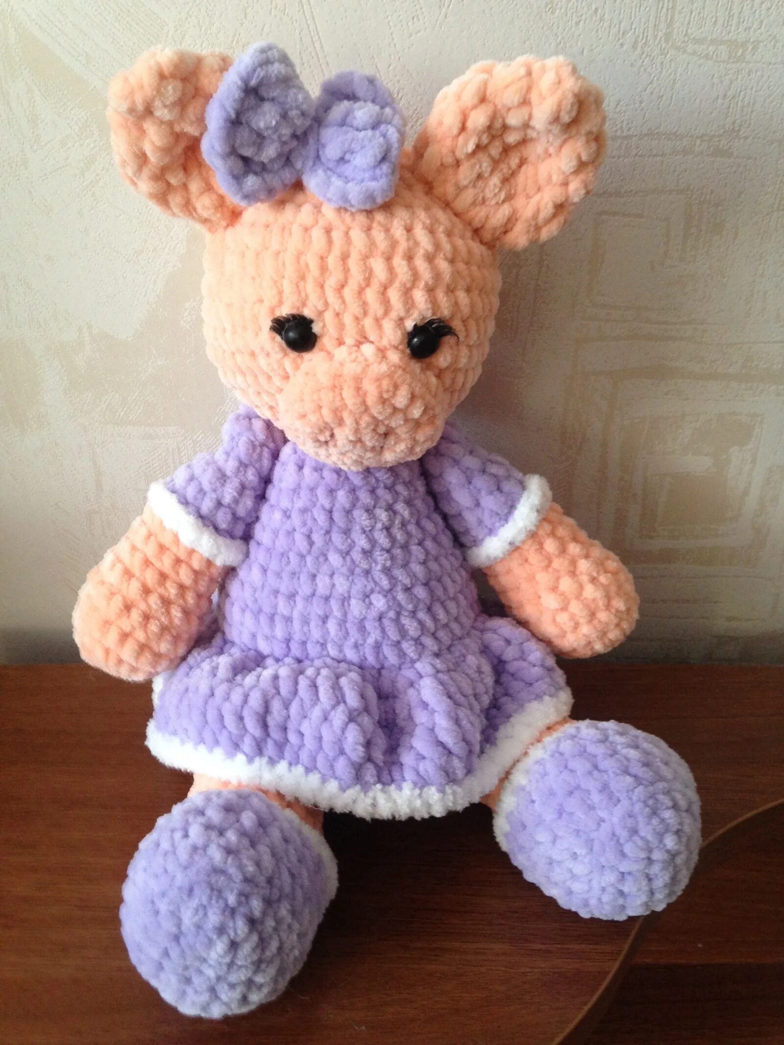 Вязаное полотно. Knitted hast. Knitted hast. Руки вяжут. Вязаная маска с сигаретой.