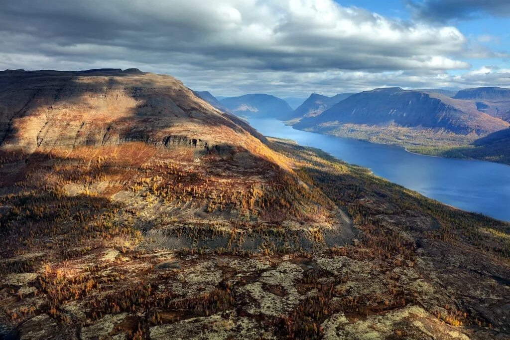 сибирские траппы плато путорана. плато путорана горы. базальт плато путорана. сибирские траппы плато путорана. путорана плато путорана.