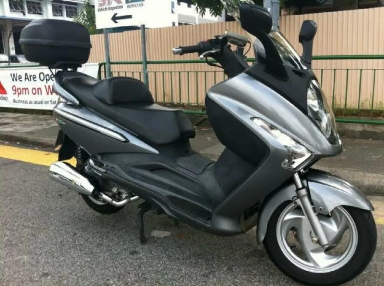 Макси скутер 200 кубов. Макси скутер 125 кубов. Скутер 200 кубов. 200 кубовые скутеры. Gilera runnerst200.