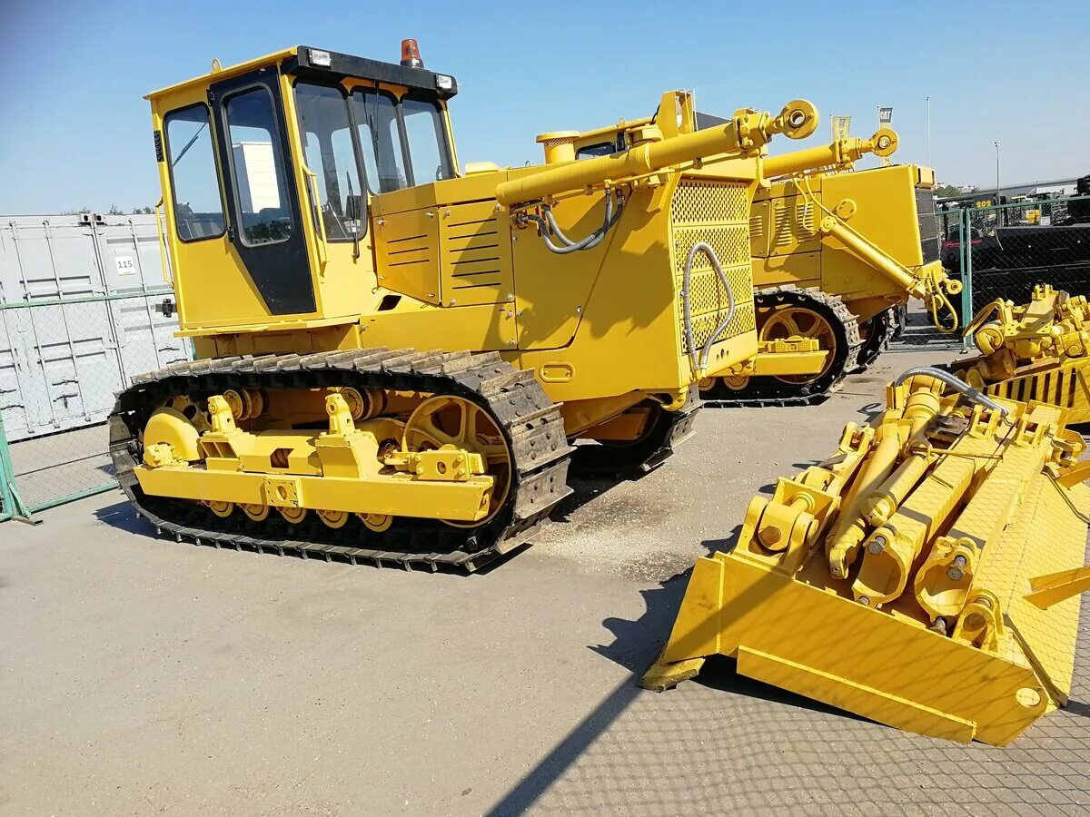 бульдозер б11. новые чтз. новые чтз. челябинский тракторный завод уралтрак. новые чтз.