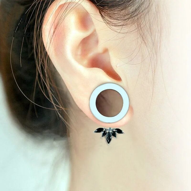 Пирсинг рук хрящ сердце. Маленькие тоннели серьги. G ear. G ear. G ear.
