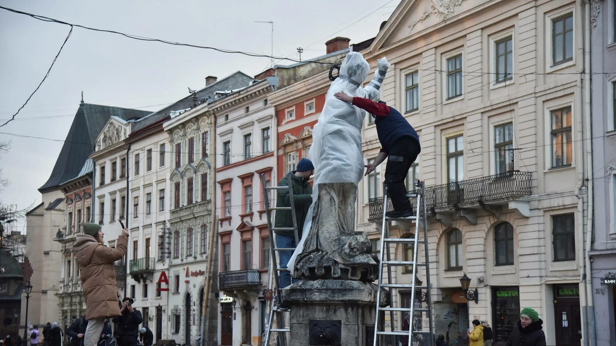 Rossiya Lvivga urush boshidan buyon eng yirik hujumni amalga oshirdi. Bu haqda n