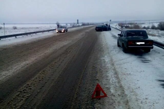 Морозовск сбит. Морозовск дороги. дтп на трассе цимлянск морозовск. машины в морозовске на дороге. дтп на трассе волгодонск цимлянск.