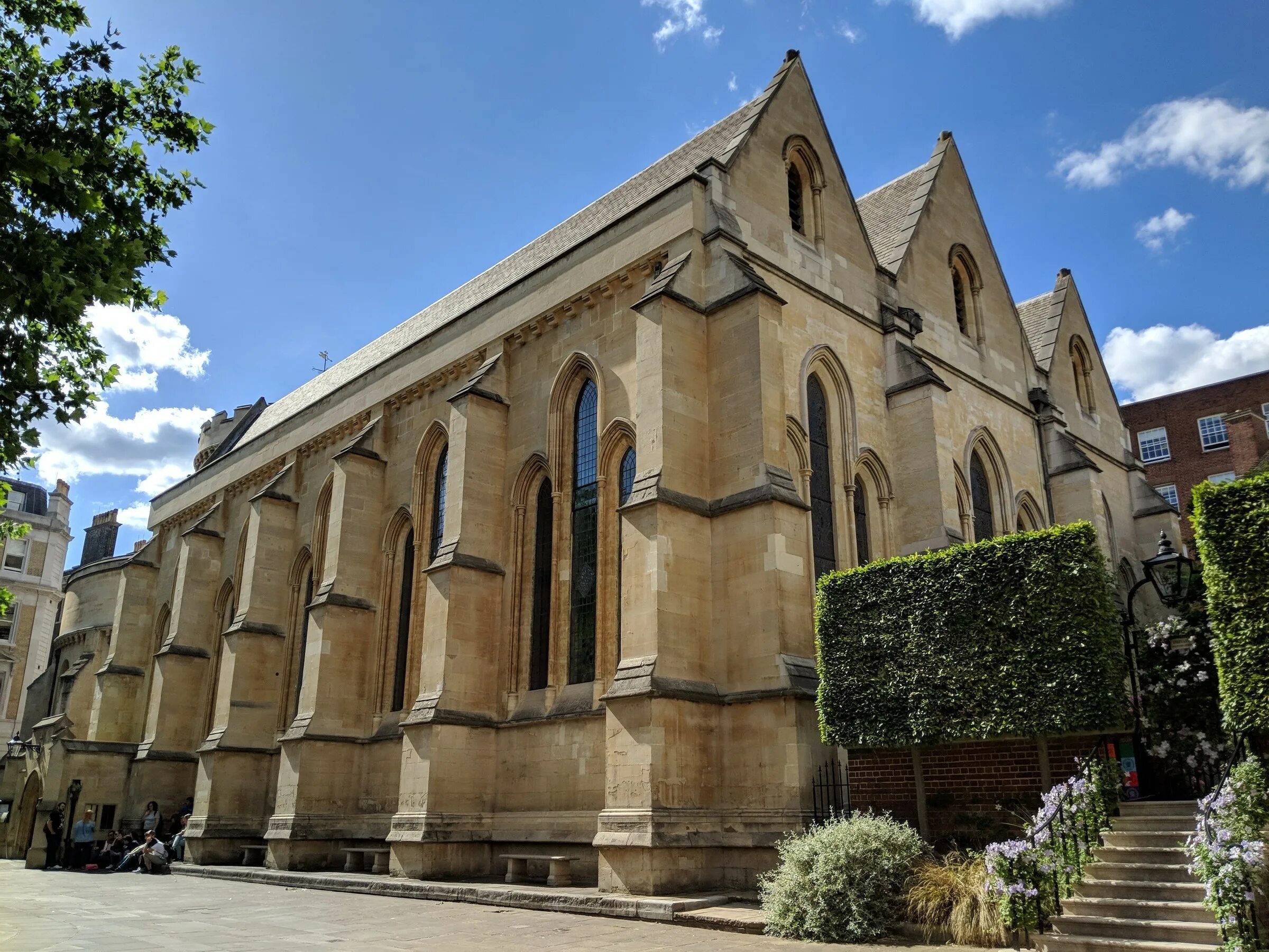 Церковь тамплиеров в лондоне. Темпл. Лондонский тампль. Храм темпл (церковь тамплиеров). Церковь темпла в лондоне рыцари.
