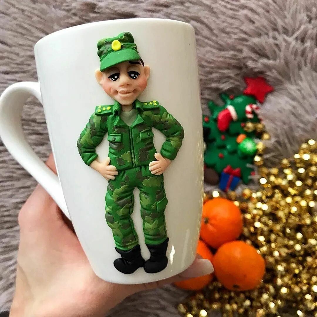 сувениры для военнослужащих. кружка из полимерной глины на 23 февраля. из глины на 23 февраля. кружки из полимерной глины на 23 февраля. поделка на 23 февраля военная техника.