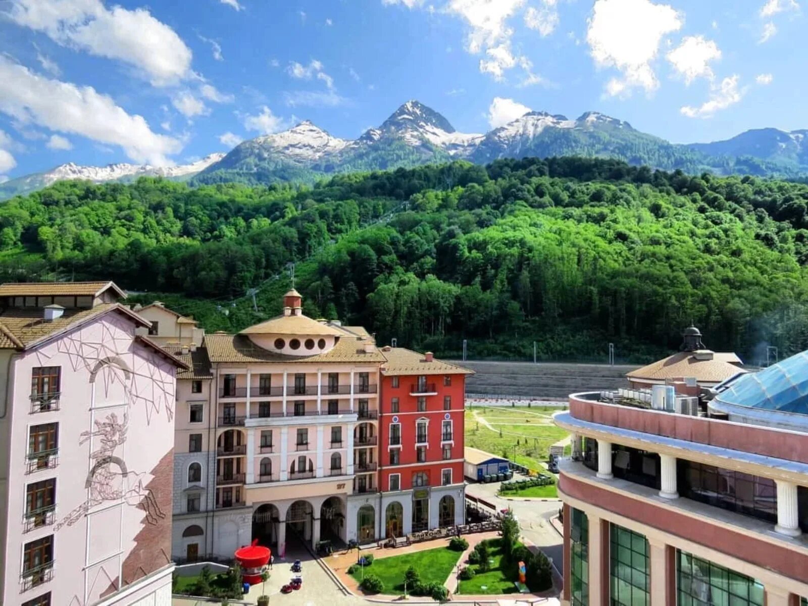 Красная поляна горки город. Красная поляна сочи горки город. Горки город апарт-отель 1 красная поляна. Эсто садок апартаменты горки город. Горки город сочи.